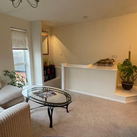 Entire Home With Private Entrance Earley Екстериор снимка