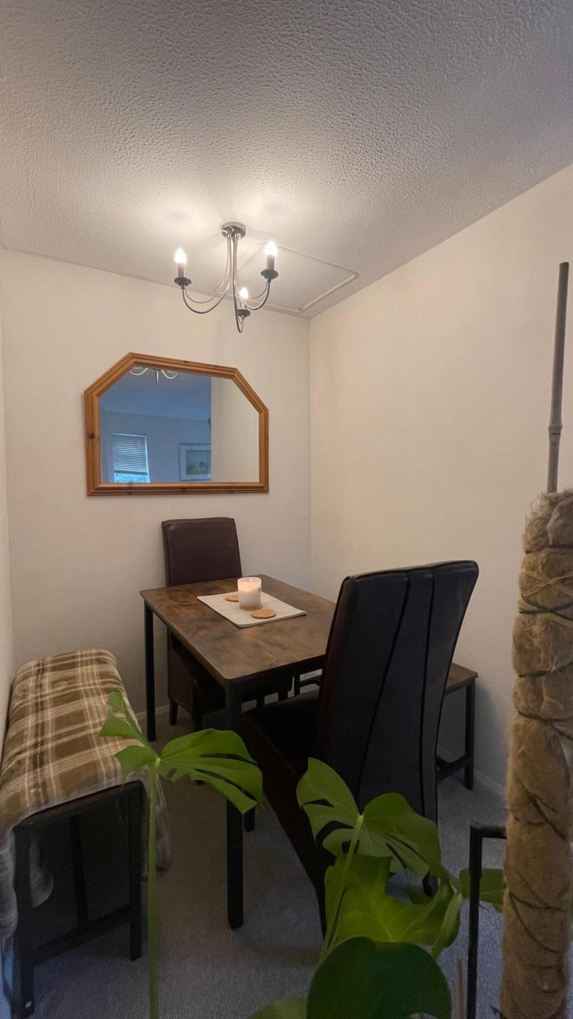 Entire Home With Private Entrance Earley Екстериор снимка